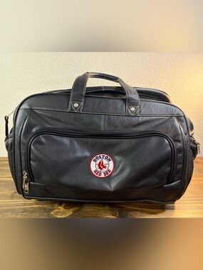 Boston Red Sox Clubhouse Leather Duffle Bag EXCLUSIVE FROM FENWAY CLUBHOUSE